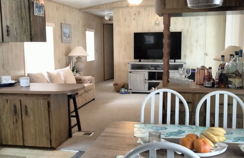 Key Largo Cabaña | Key Largo Cozy Cottage! Paradise Awaits you! Private Beach& Boat Ramp