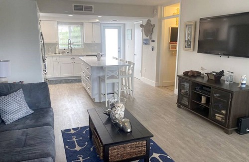 Key Largo Casa | Key Largo Three Level Townhouse on the Ocean Side, great amenities and two pools