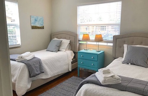 Parrot Cove Casa | COTTAGE DE ESTILO KEYWEST CON PISCINA RECIENTEMENTE RESTAURADA