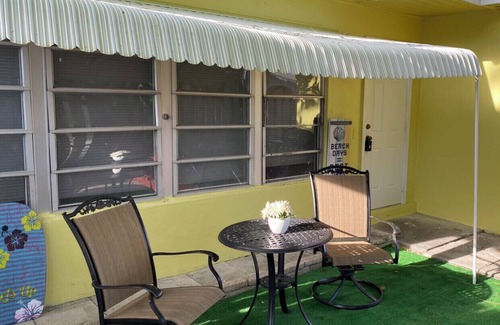 Lake Worth Corridor Casa | Key West House ! Patio Grill Firepit Fenced Backyard Driveway Biz Ready Lg Group