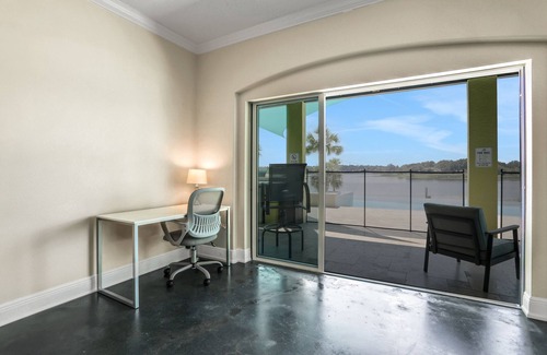 Fairvilla Casa | Key West LAKEFRONT Villa Close to Universal/Disney!!!