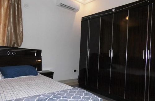 West Coast Division Apartamento | Kfam04 Apts