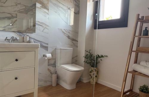 Lezama Casa | KH Lezama Suites, Breakfast & Laundry LBI00530