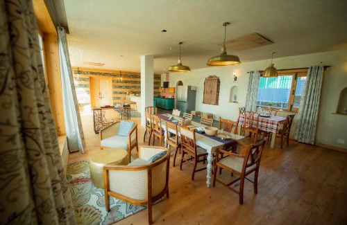 Theog Apartamento | KHAAS Luxury Amidst Deodars