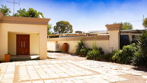 Kempton Park Casa | Khayalethu