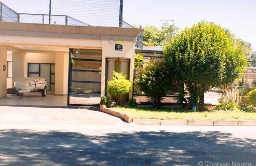 Kempton Park Casa | Khayalethu