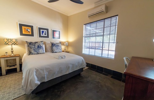Schoemansville Casa | Khayamanzi Guesthouse