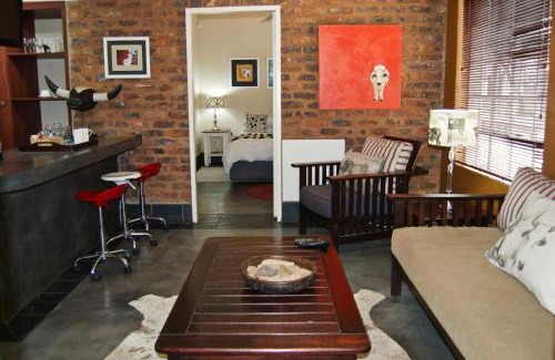 Schoemansville Casa | Khayamanzi Guesthouse