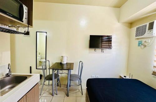 Highway Hills Cama Y Desayuno | Khencob's Studio Mandaluyong