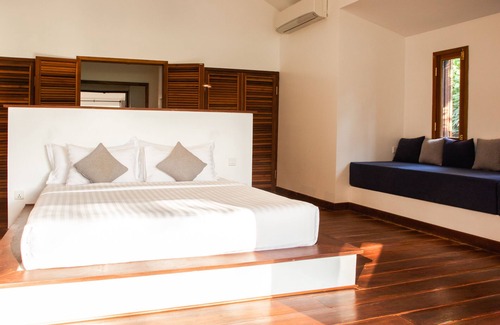 Kampot Hotel | Habitación con vista a la piscina