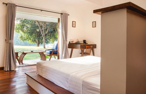 Kampot Hotel | Habitación con vista a la piscina