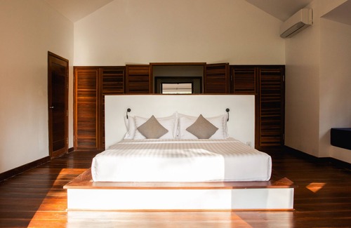 Kampot Hotel | Habitación con vista a la piscina