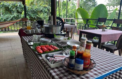 Phanom Otro | Khlong sok camp