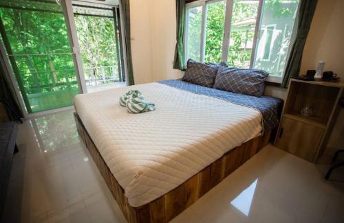 Phanom Otro | Khlong sok camp