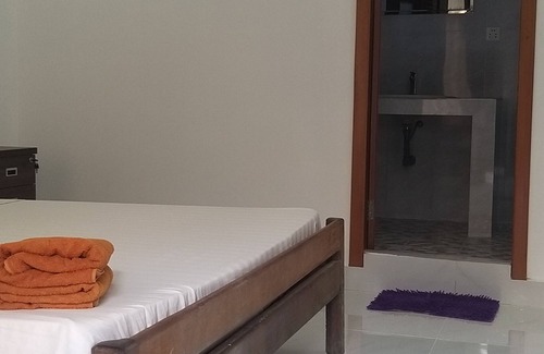 Krong Kaeb Hotel | Khmer House Guesthouse