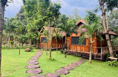 Chau Duc Cabina | Khu Nghỉ dưỡng Sinh thái Nhà Lụa Retreat