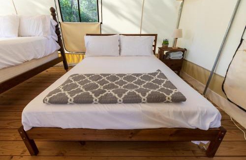Coldspring Otro | Khushatta Hills Ranch Glamping - Mom Mollie