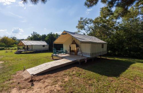 Coldspring Otro | Khushatta Hills Ranch Glamping - Mom Mollie