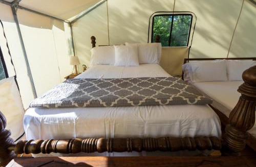 Coldspring Otro | Khushatta Hills Ranch Glamping - Mom Mollie