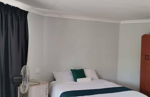 Acornhoek Cabina | Khutsong Lodge