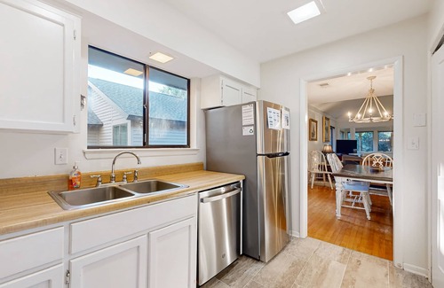 West Beach Cabaña | Kiawah Resort snowbird hideaway with AC, steps to beach, near golf & tennis