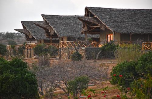 Tsavo East Otro | Kiboko River Camp
