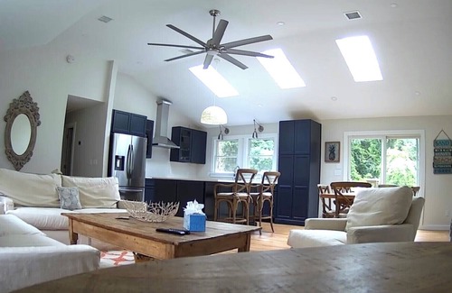 The Heights Casa | Kick back and unwind