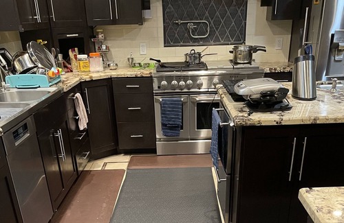 South San Jose Casa | Kick back and relax in this one bedroom R3 with all comforts.