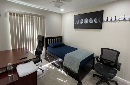 South San Jose Casa | Kick back and relax in this one bedroom R3 with all comforts.