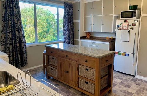 Titahi Bay Casa | Kick back on Kapiti! Your home away from home, just steps from the beach.