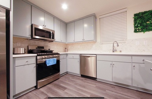 West Sacramento Casa | Kick back & relax in this safe, quiet, calm, stylish space in West Sacramento.