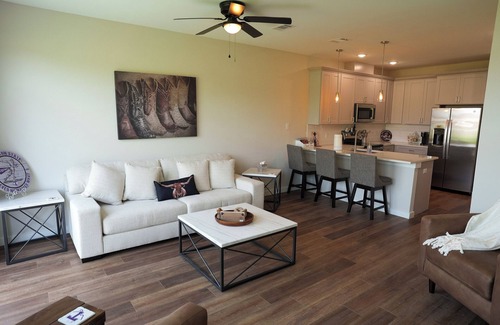 Stephenville Casa | Kick off your boots and explore Stephenville, the “Cowboy Capital.”