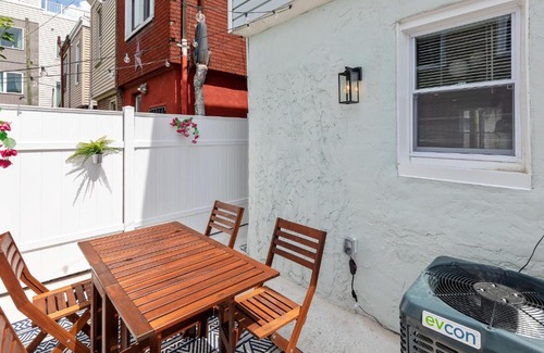 Fishtown Casa | Kid-Friendly Fishtown Family Retreat with Game Room
