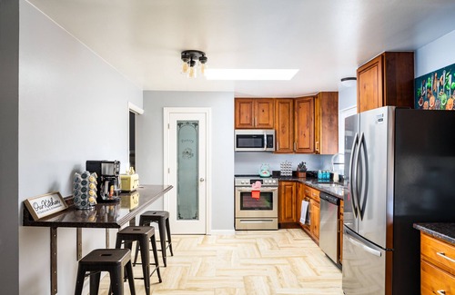 Northglenn Casa | ☆Kid Friendly ☆Hot Tub ☆Fire Pit ☆Arcades ☆Billiard ☆Gym