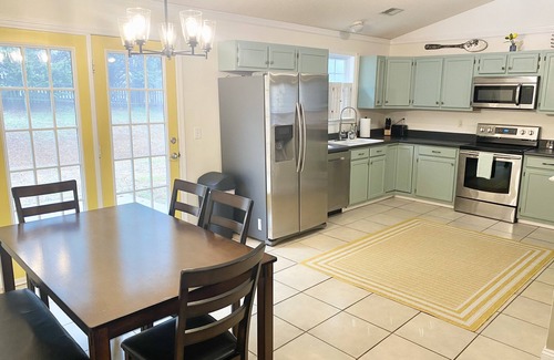 Conestee Casa | Kid friendly with playset and pingpong! Central and safe location!
