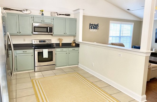 Conestee Casa | Kid friendly with playset and pingpong! Central and safe location!