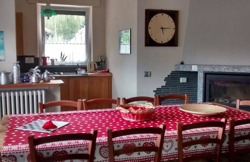 Barni Casa | Casa apta para niños y bicicletas con JARDÍN cerca de BELLAGIO