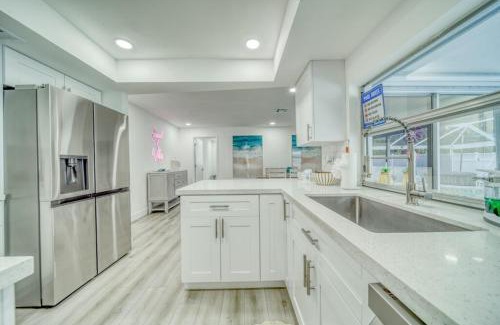 Caloosahatchee Casa | Kids-Friendly Central Cape Coral Gem