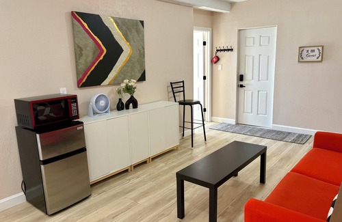 North Albuquerque Acres Casa | Kids Friendly Private 3 Bedroom Suite Large Pool Near Tramway and Balloon Park