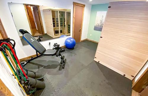 Albrightsville Chalet De Esquí | Kids under 4 free, Jacuzzi, Sauna, Pool, Lake, Gym
