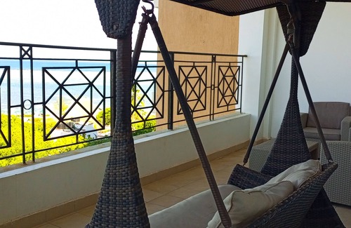 Gede Casa | KIKAMBALA TOWNHOUSE BEACHFRONT & SEA VIEW