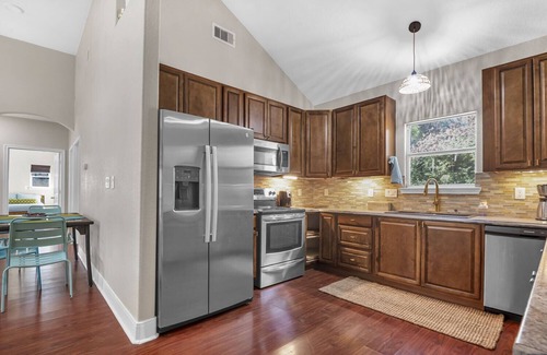 Brookeland Cabaña | Kiki's Cottage at Lake Sam Rayburn
