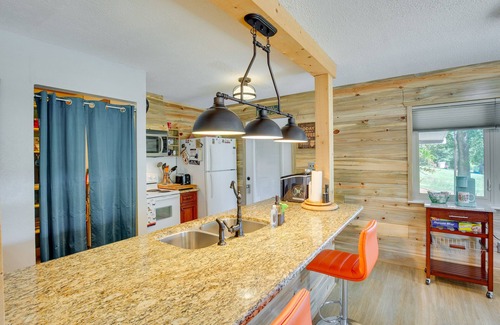 Kilgore Cabaña | Kilgore Lakefront Home w/ Private Dock & Pier!