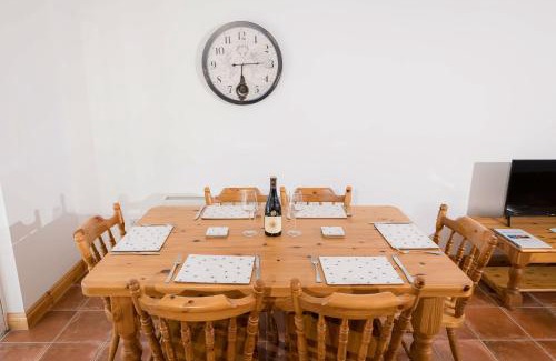 Kilkee Casa | Kilkee Townhouse by Trident Holiday Homes