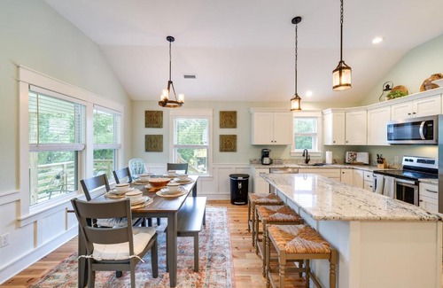 Colington Casa | Kill Devil Hills Retreat with Gas Grill and Deck!