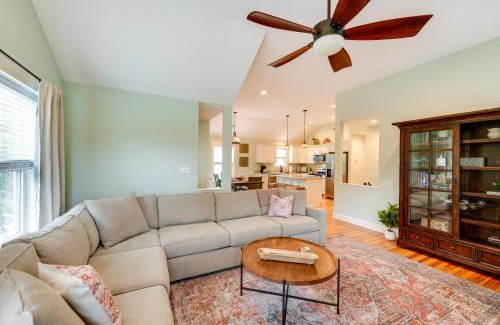 Colington Casa | Kill Devil Hills Retreat with Gas Grill and Deck!