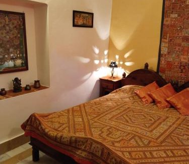Amar Sagar Pol Cabina | Killa Bhawan Lodge