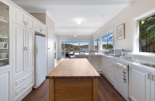 Killcare Casa | Killcare house quiet & private with stunning views - 90 minutes from Sydney