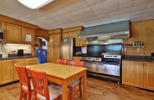Pittsfield Casa | Killington area entire Inn to yourself! 14bd/15bth