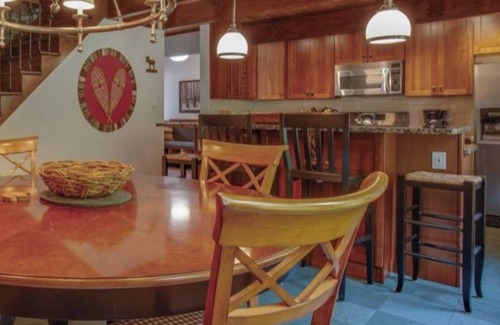 Killington Casa | Killington , Pico , summer Vacation retreat w Air conditioned . Top notch !